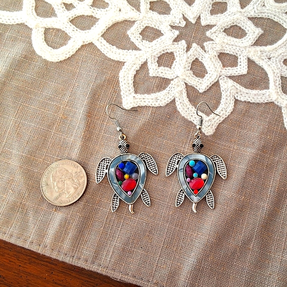 NEW Silver Jeweled Turtle Dangle Earrings - Picture 4 of 5